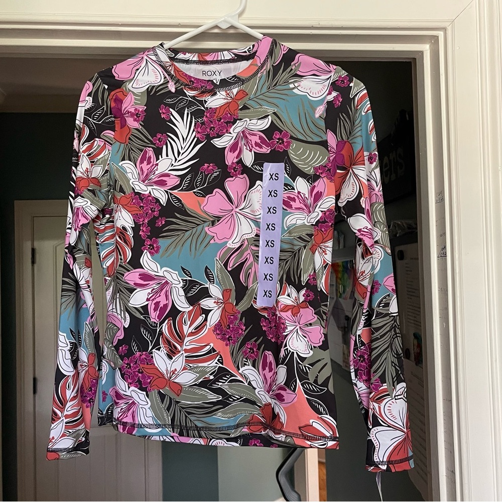 NWT Roxy rashguard swim top, XS